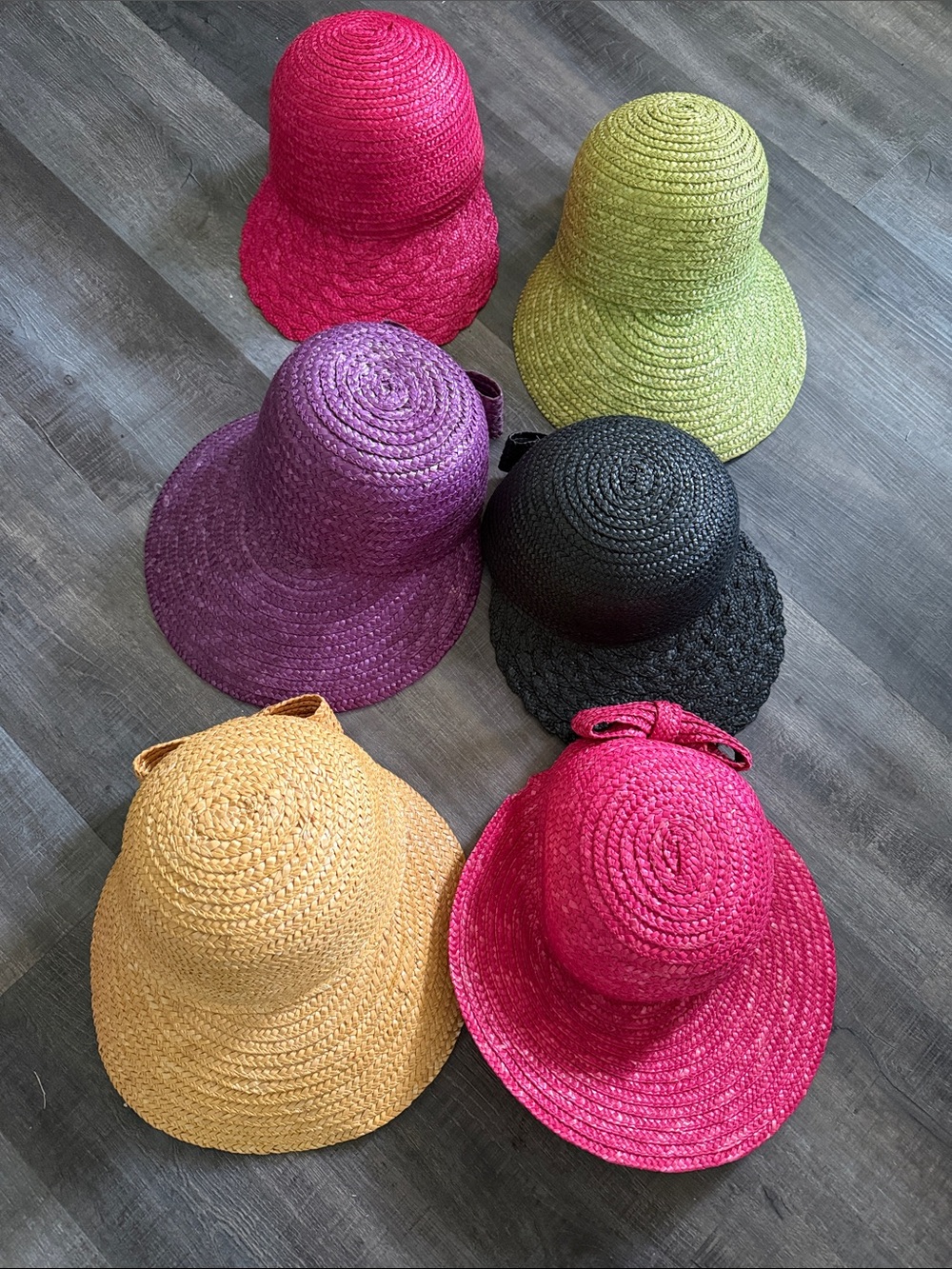 Lot of 6 fun adult straw hats. Pink, purple, natural, black, lime green.